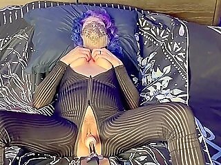 Mature Wifes First-ever Sex Machine With Numerous Squirting Orgasms