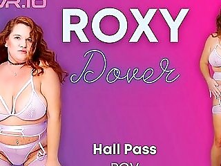 Roxy Dover In Hall Pass